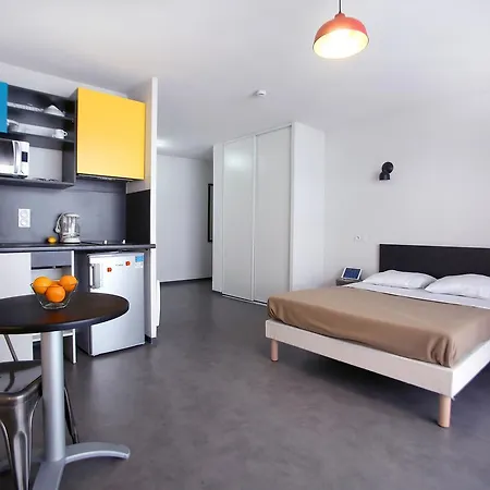 Apartmanhotel Suiteasy Le 124